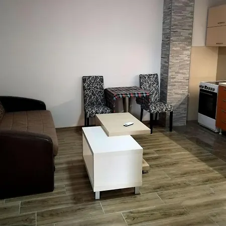 Lenka Gold App アパート *